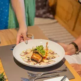 Fleischgericht mit Gem�se im Gasthaus goldener Engel