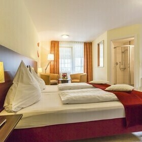 Doppelbett im Zimmer des Gasthaus goldener Engel