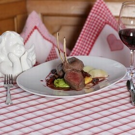 Fleischgericht im Gasthaus goldener Engel Glottertal
